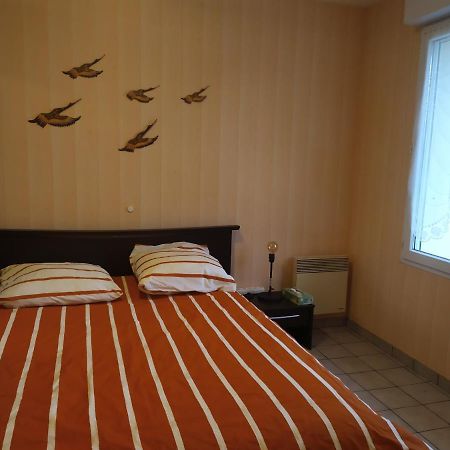 Chez Fabienne T1 Apartment Le Breuil-sur-Couze Ngoại thất bức ảnh