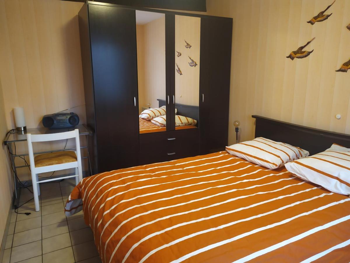 Chez Fabienne T1 Apartment Le Breuil-sur-Couze Ngoại thất bức ảnh